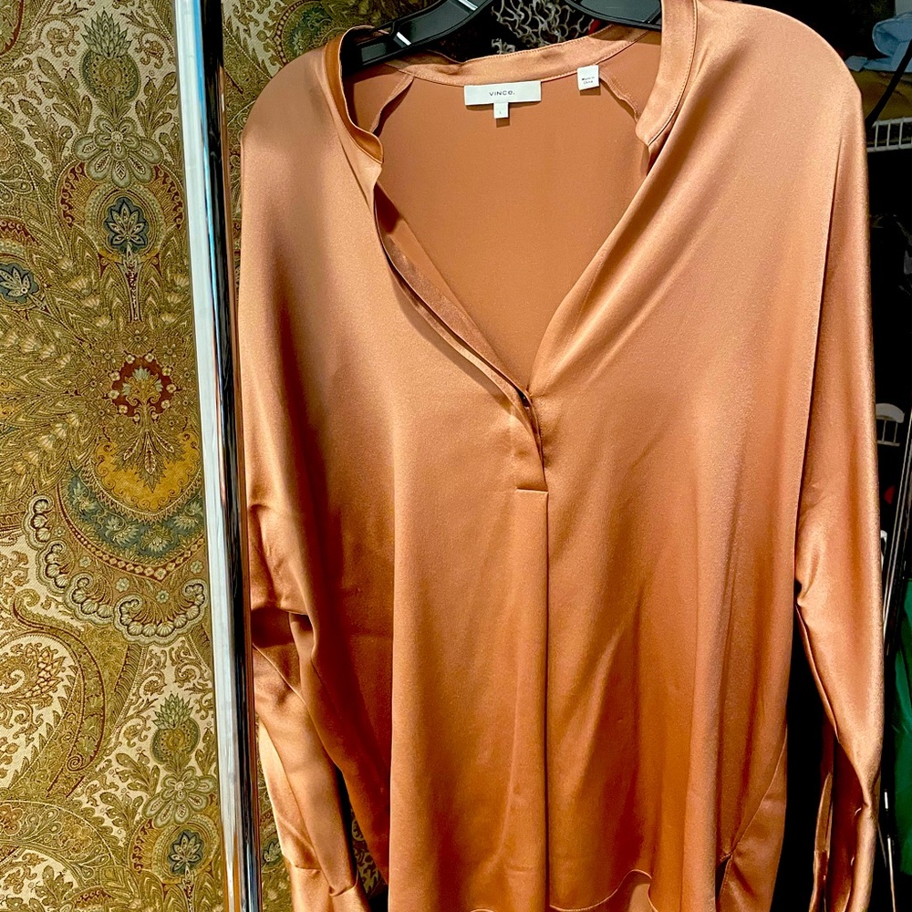 Vince shirt size large color light brown /orange , size large, 100% silk